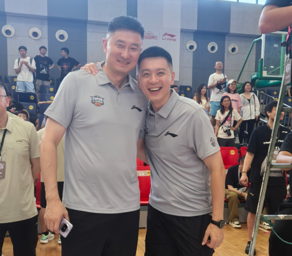 鼎豪配资 杜锋正式回击杨鸣！辽粤还没碰面，采访却刀光剑影，火药味太浓了